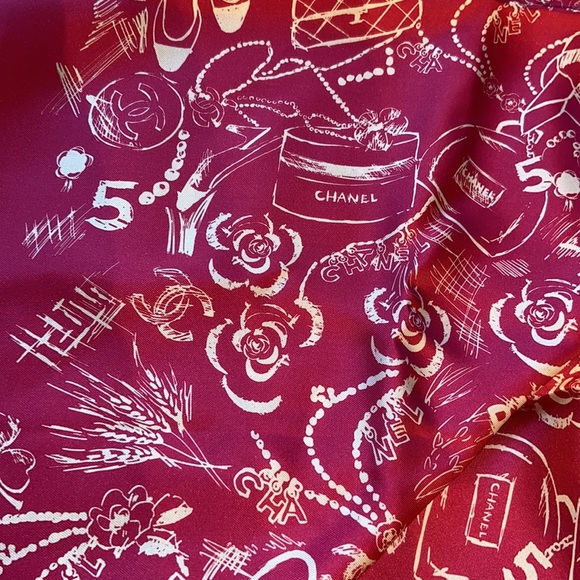 Chanel 100% Silk square scarf - Picture 9 of 16
